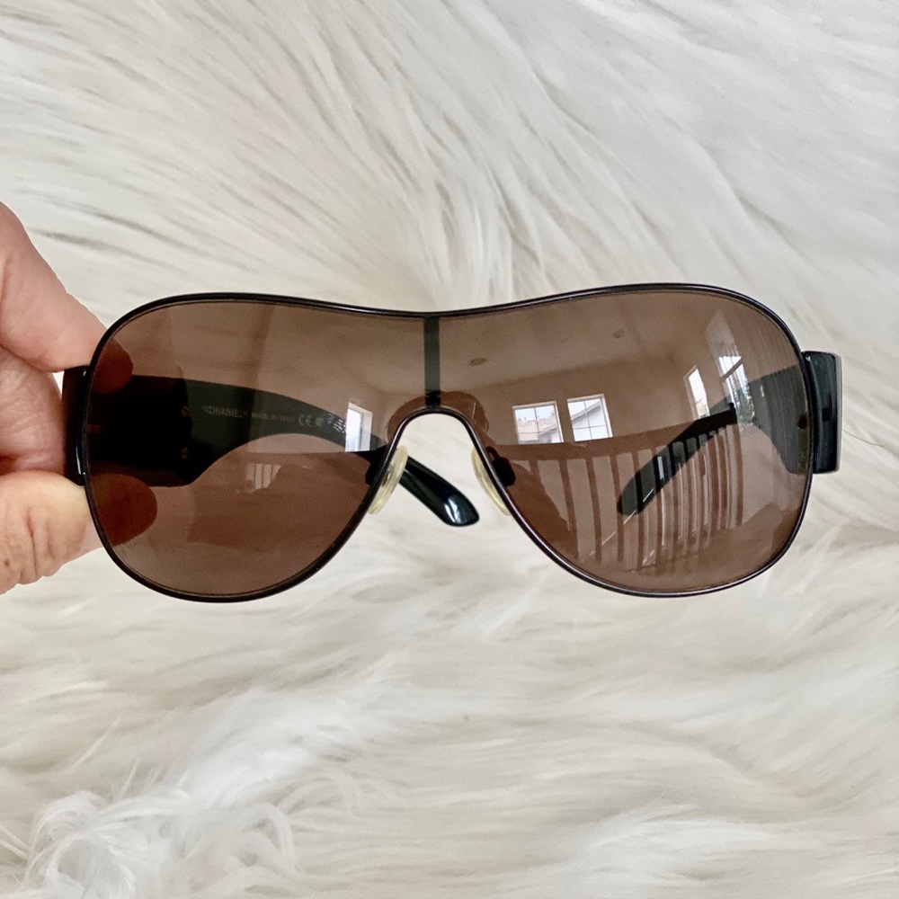 AUTHENTIC CHANEL black SUNGLASSES 4154